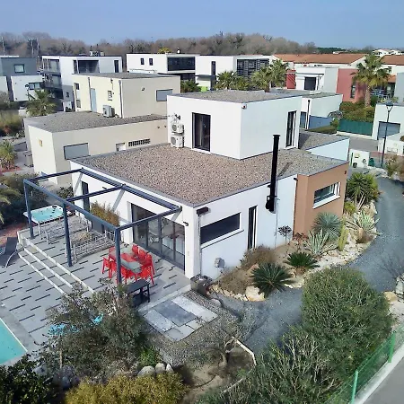 / Maison Independante 150m De La Avec Jacuzzi Et Piscine Chauffee A Cyprien 빌라 *